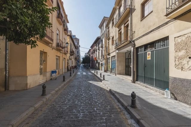Leilighet til salgs i San Matías - Realejo, Granada by - € 189 000 (Ref: 9837344)