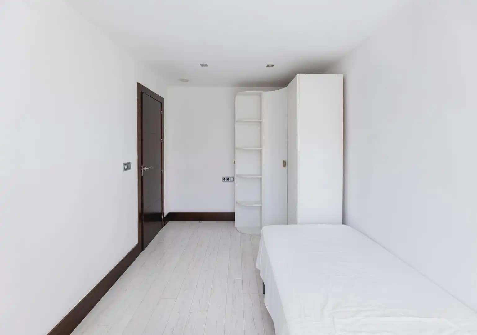 Lejlighed til salg i Granada by - € 189.000 (Ref: 9837345)