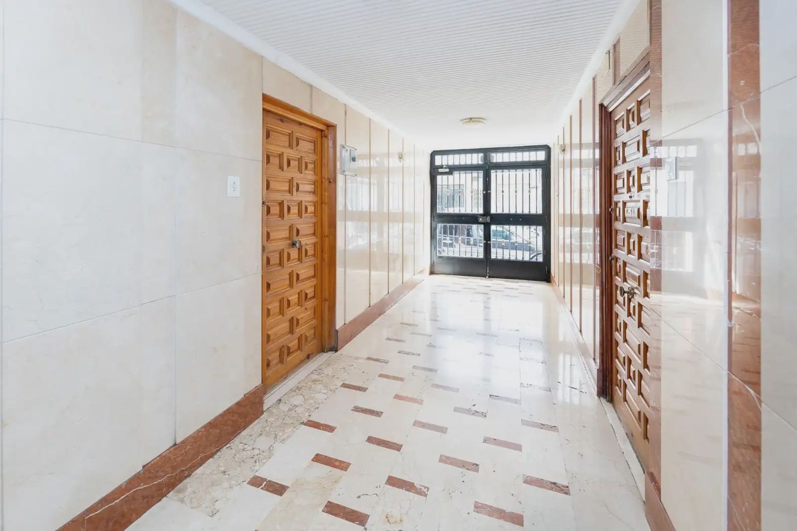 Lejlighed til salg i Granada by - € 189.000 (Ref: 9837345)