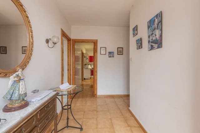 Casa em Banda para venda em Iznalloz com garagem - 129 000 € (Ref: 9837346)