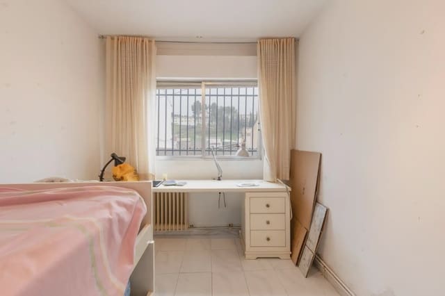 Casa em Banda para venda em Iznalloz com garagem - 129 000 € (Ref: 9837346)