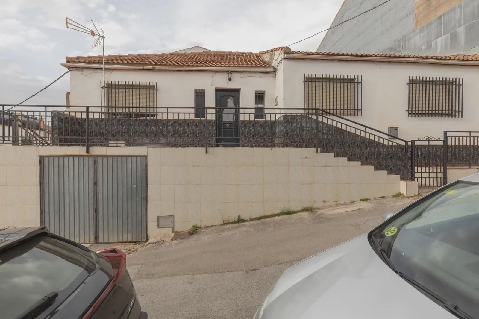 Casa em Banda para venda em Iznalloz com garagem - 129 000 € (Ref: 9837346)