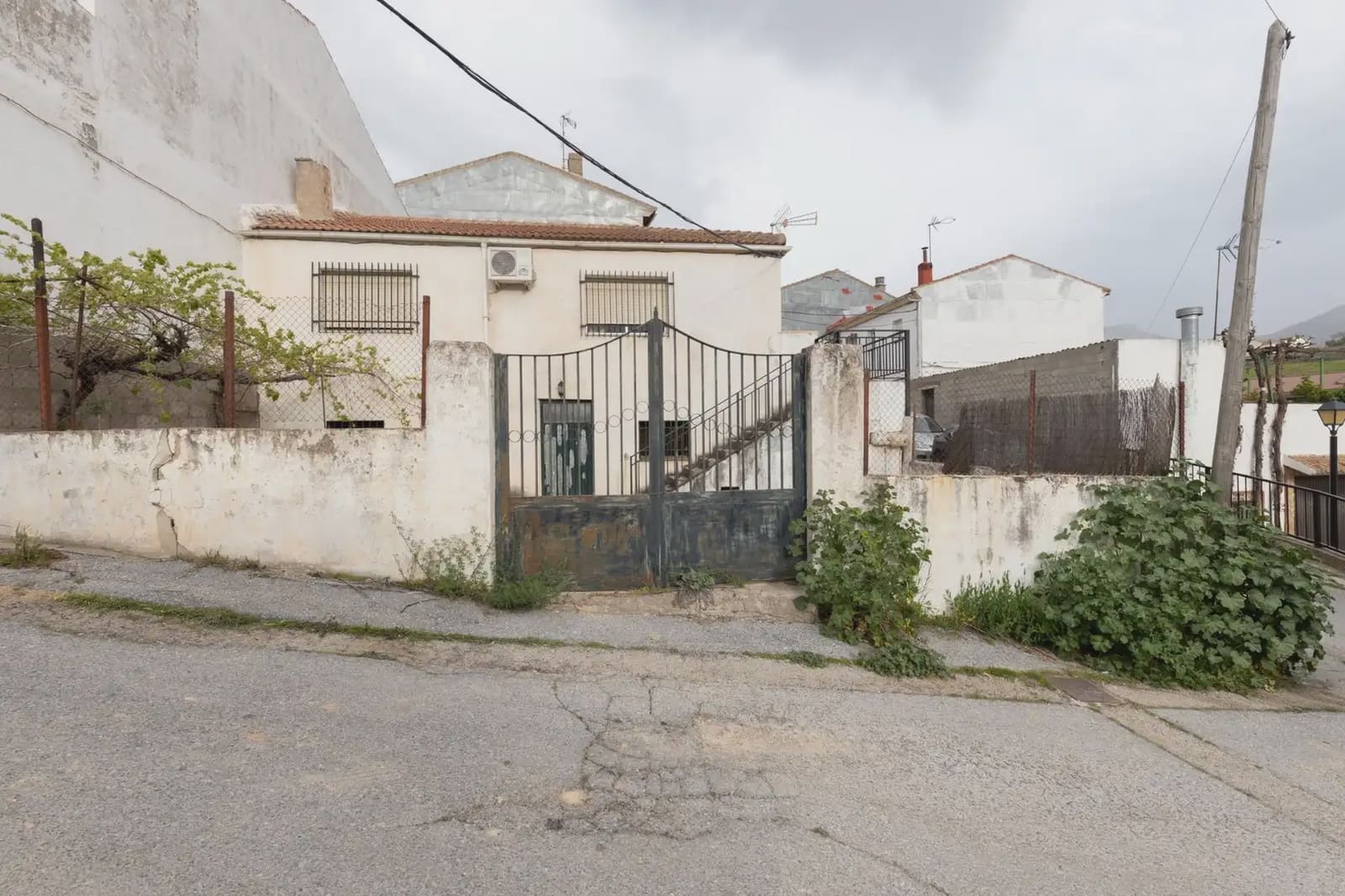 Casa em Banda para venda em Iznalloz com garagem - 129 000 € (Ref: 9837346)