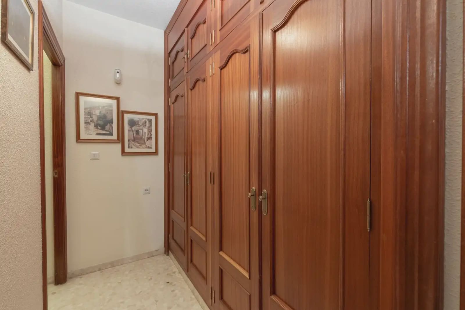 Hus til salgs i Granada by - € 625 000 (Ref: 9837347)