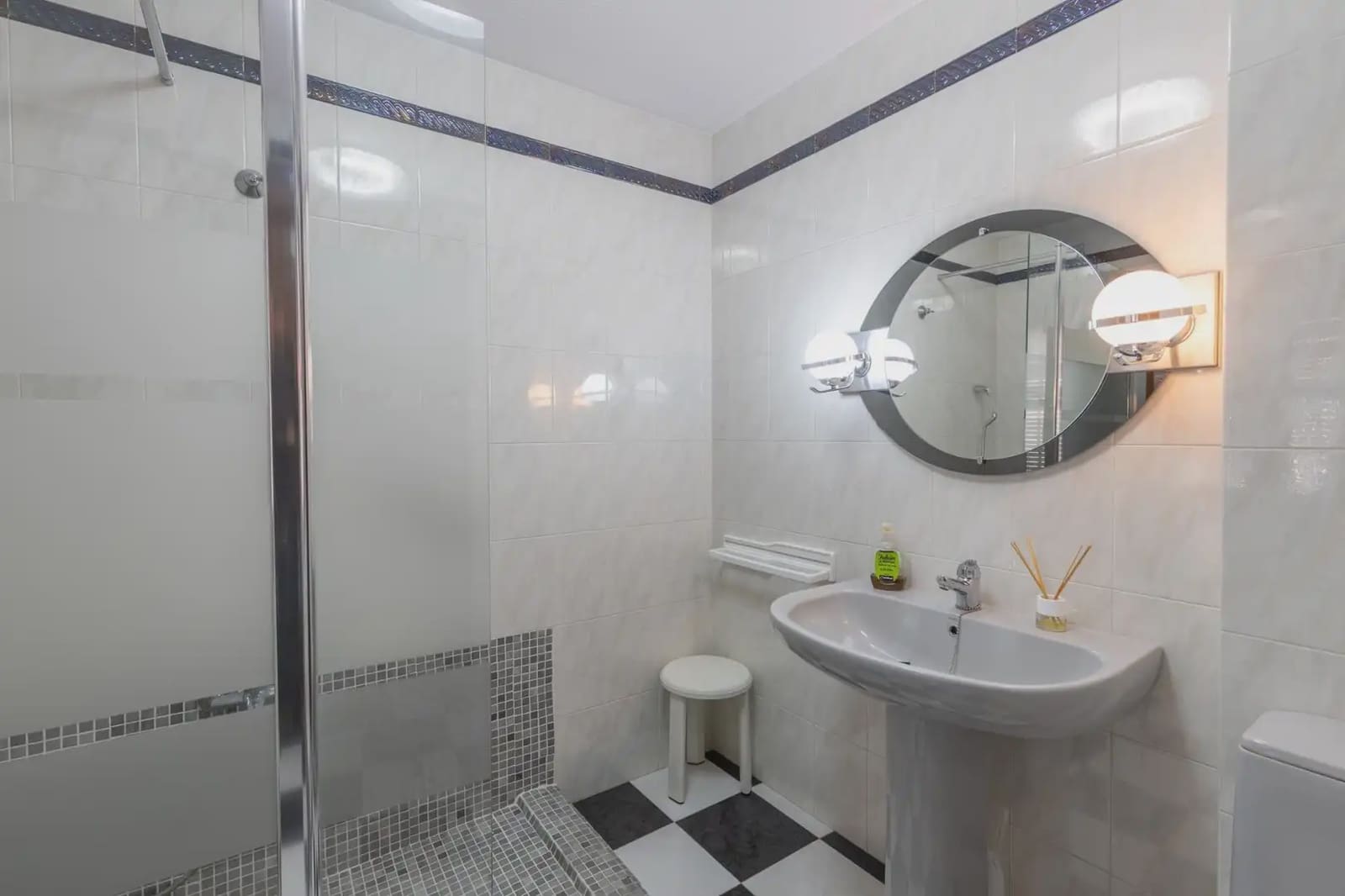 Hus til salgs i Granada by - € 625 000 (Ref: 9837347)