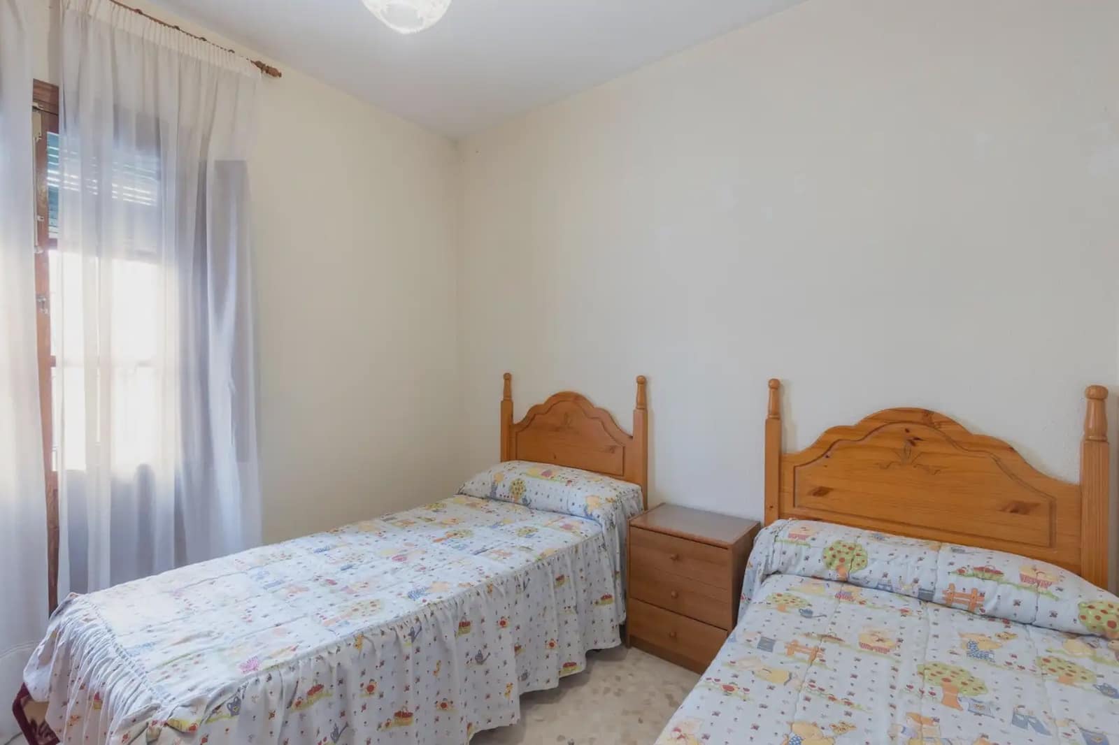 Hus til salgs i Granada by - € 625 000 (Ref: 9837347)