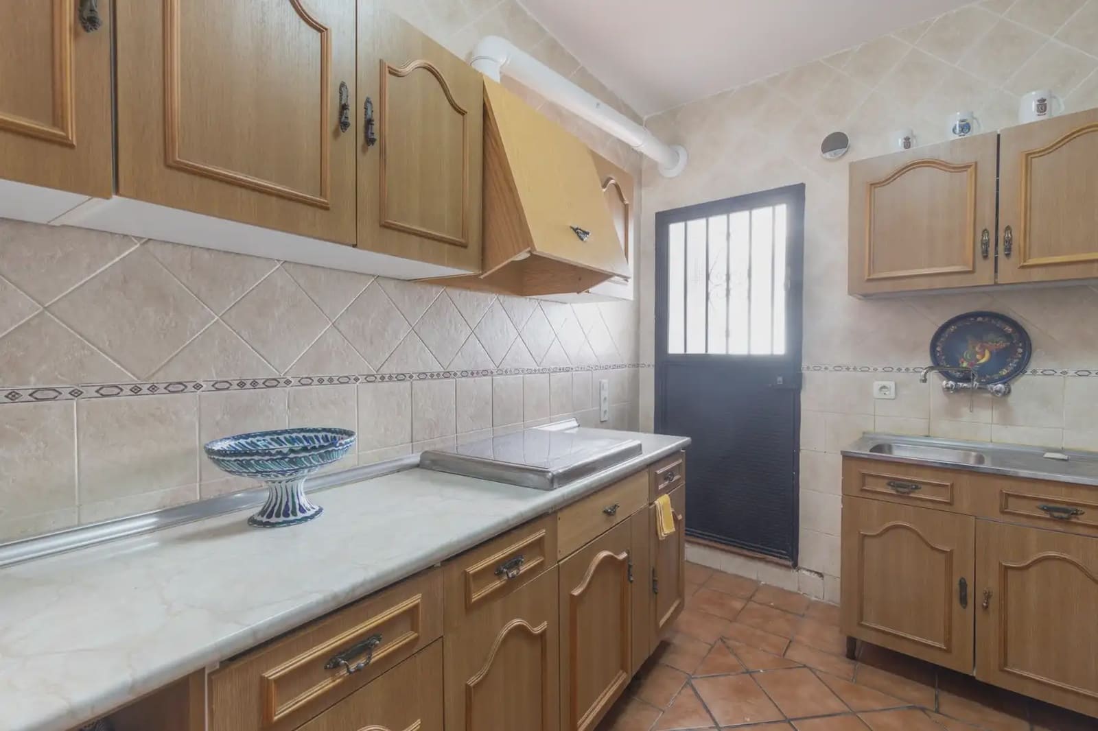 Hus til salgs i Granada by - € 625 000 (Ref: 9837347)