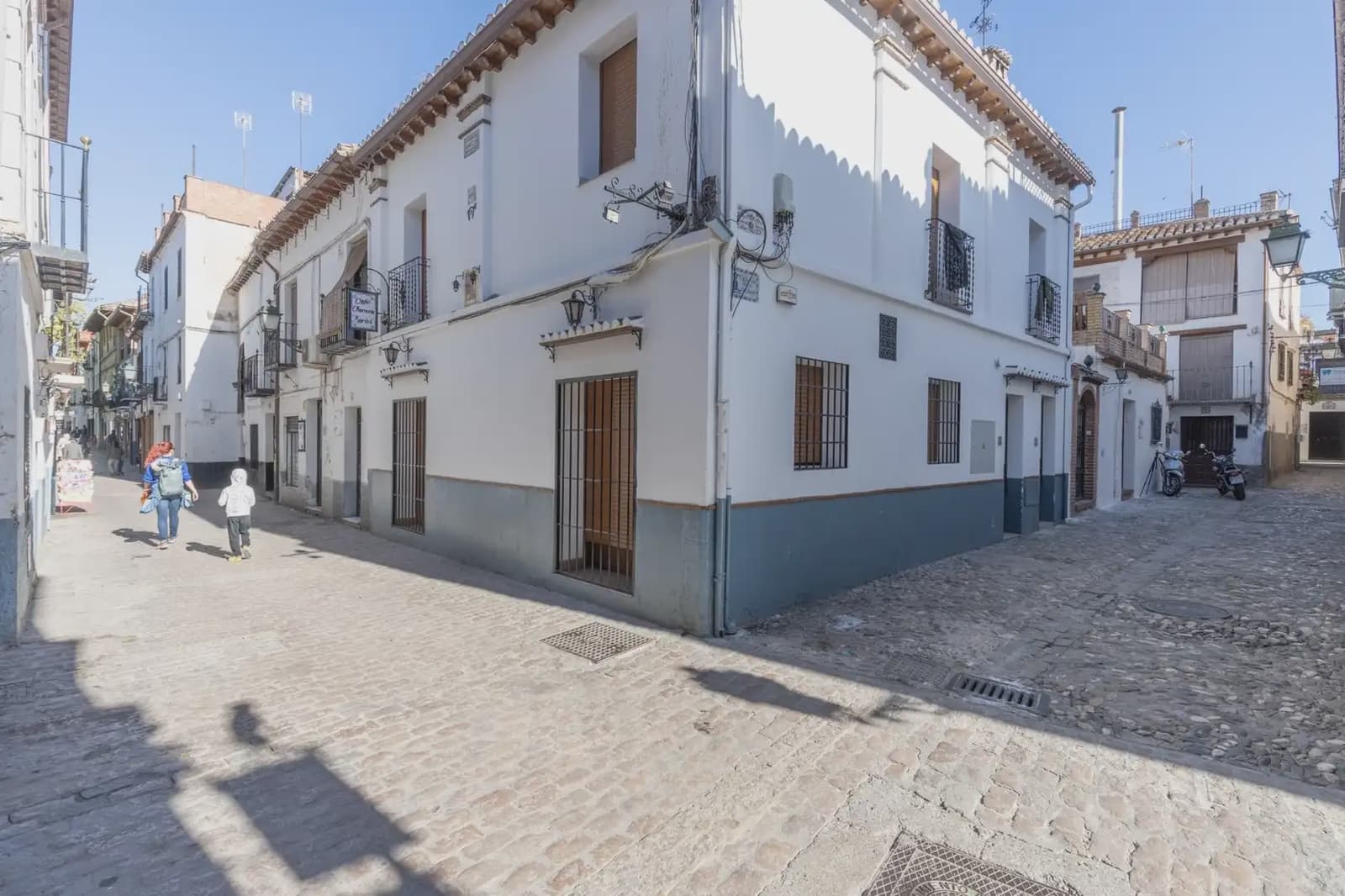 Hus til salgs i Granada by - € 625 000 (Ref: 9837347)