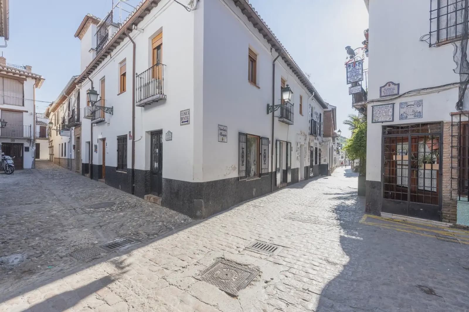 Hus til salgs i Granada by - € 625 000 (Ref: 9837347)