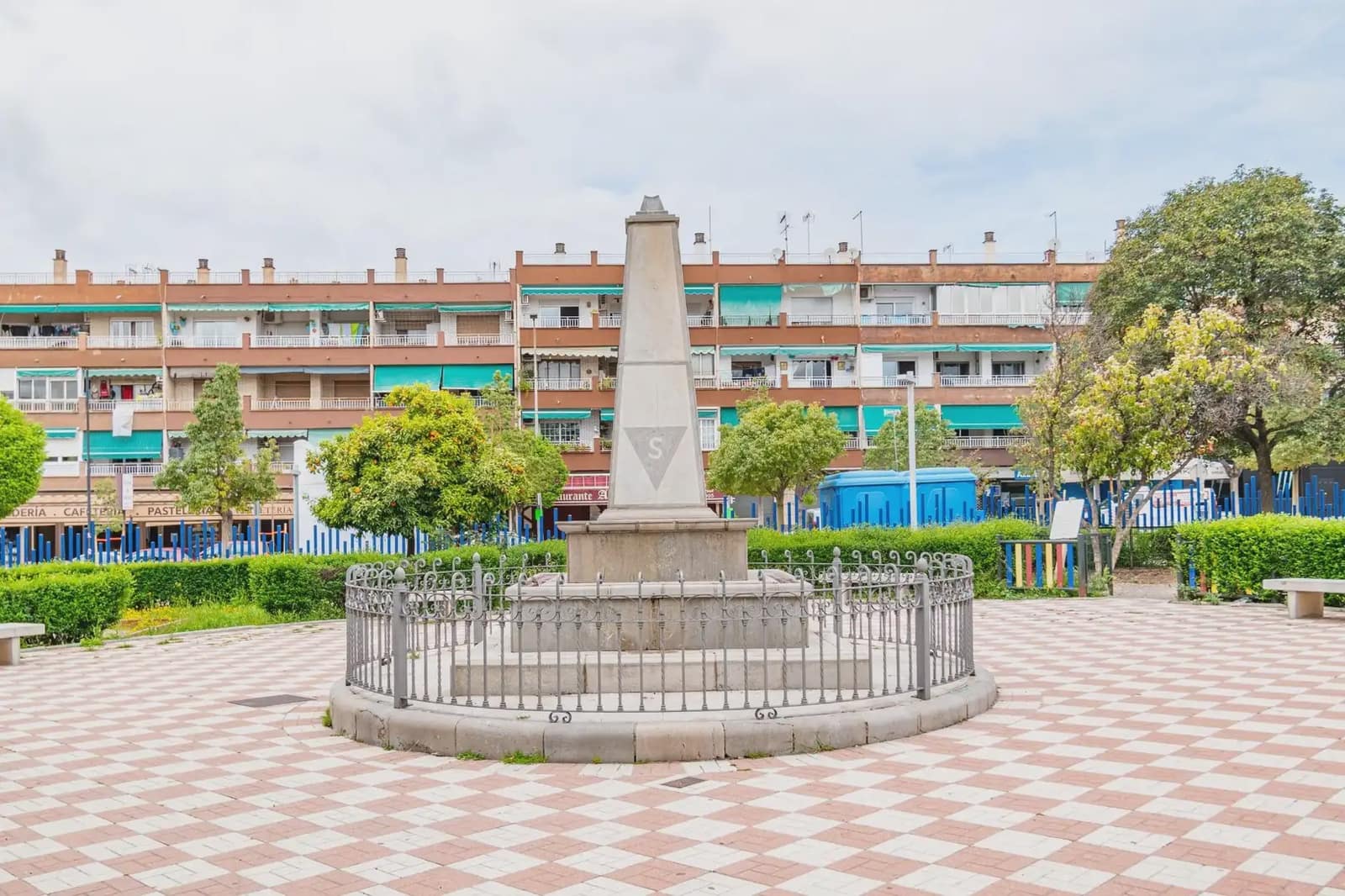 Local Comercial en Albolote en venta - 685.000 € (Ref: 9837348)
