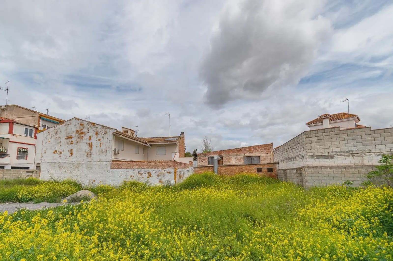 Local Comercial en Albolote en venta - 685.000 € (Ref: 9837348)