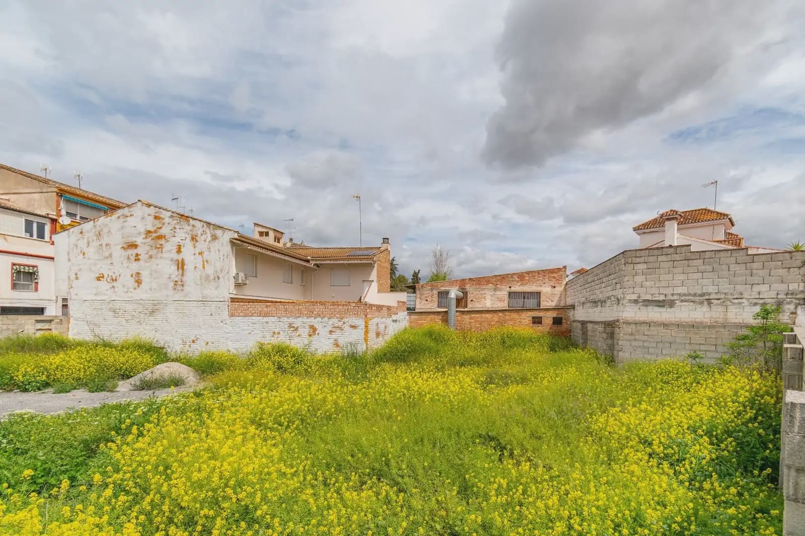 Local Comercial en Albolote en venta - 685.000 € (Ref: 9837348)