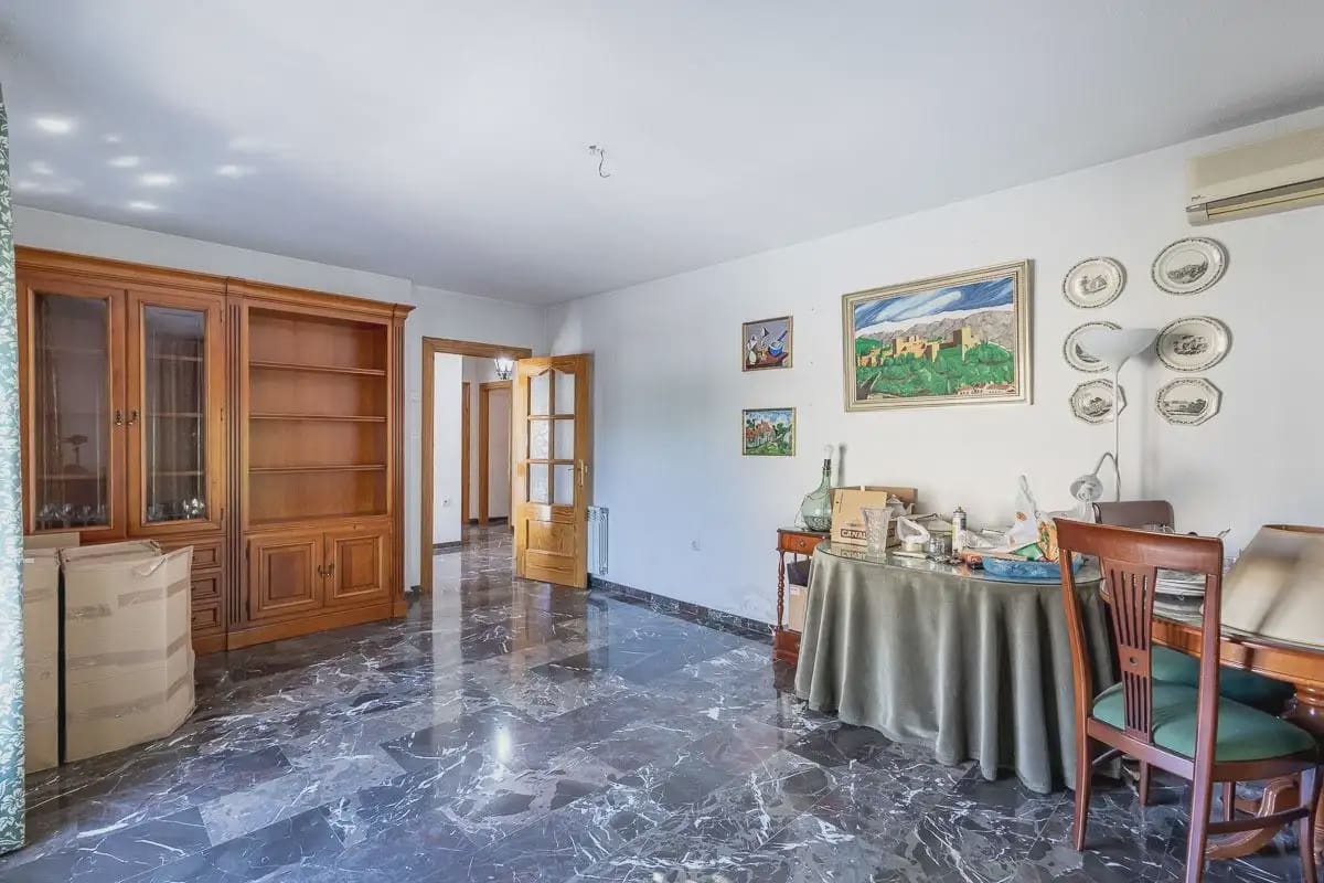 Villa for sale in Ogijares with garage - € 375,000 (Ref: 9837349)