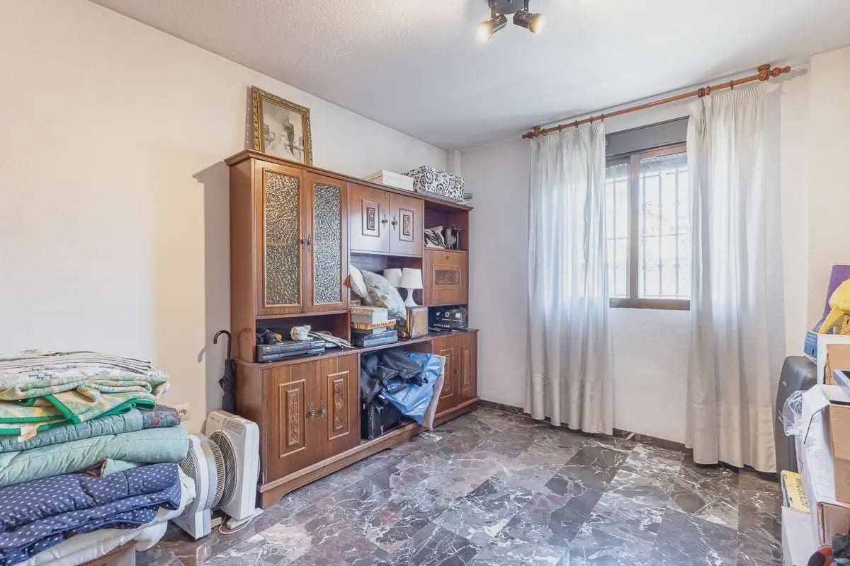 Villa for sale in Ogijares with garage - € 375,000 (Ref: 9837349)