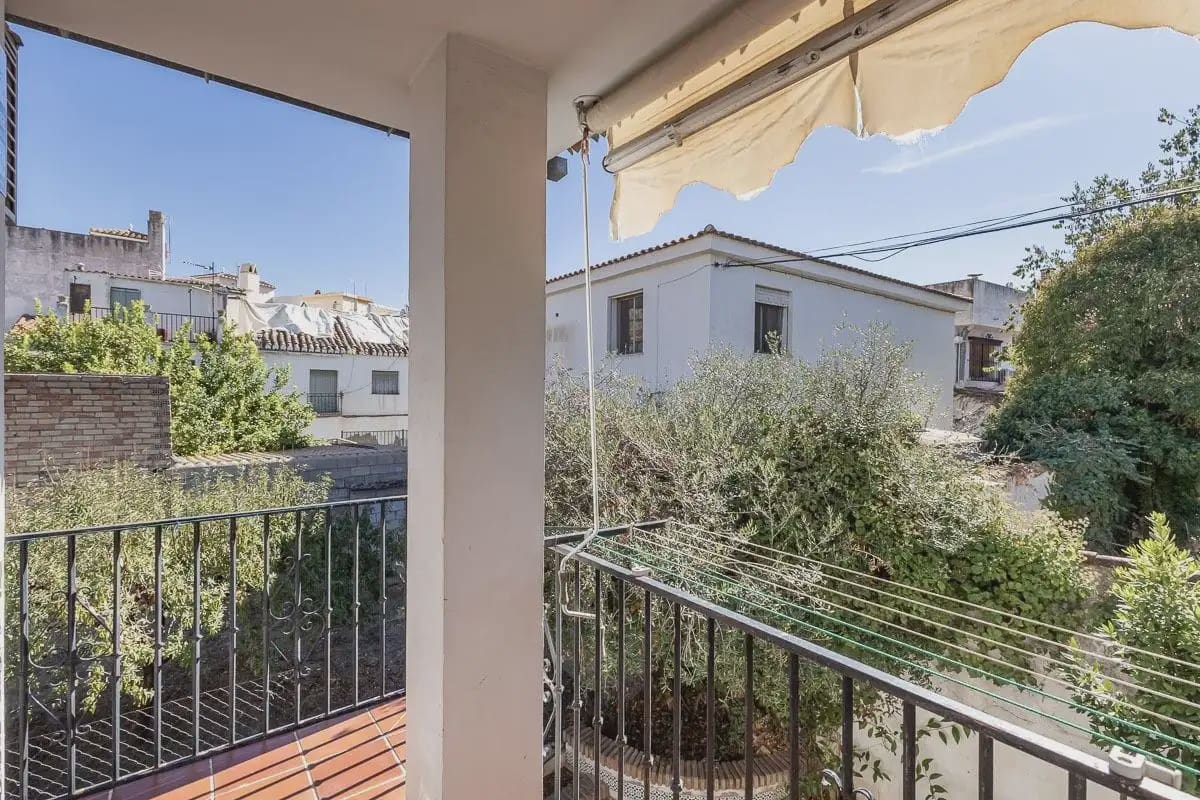 Villa for sale in Ogijares with garage - € 375,000 (Ref: 9837349)