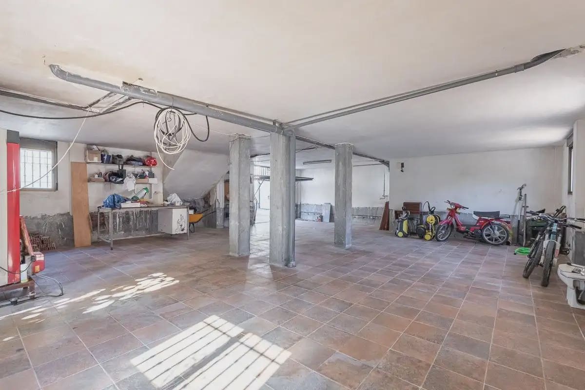 Villa for sale in Ogijares with garage - € 375,000 (Ref: 9837349)