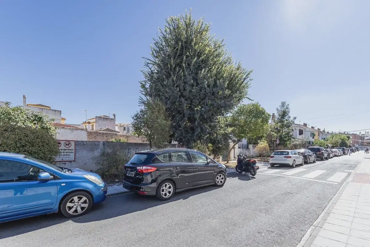 Villa for sale in Ogijares with garage - € 375,000 (Ref: 9837349)