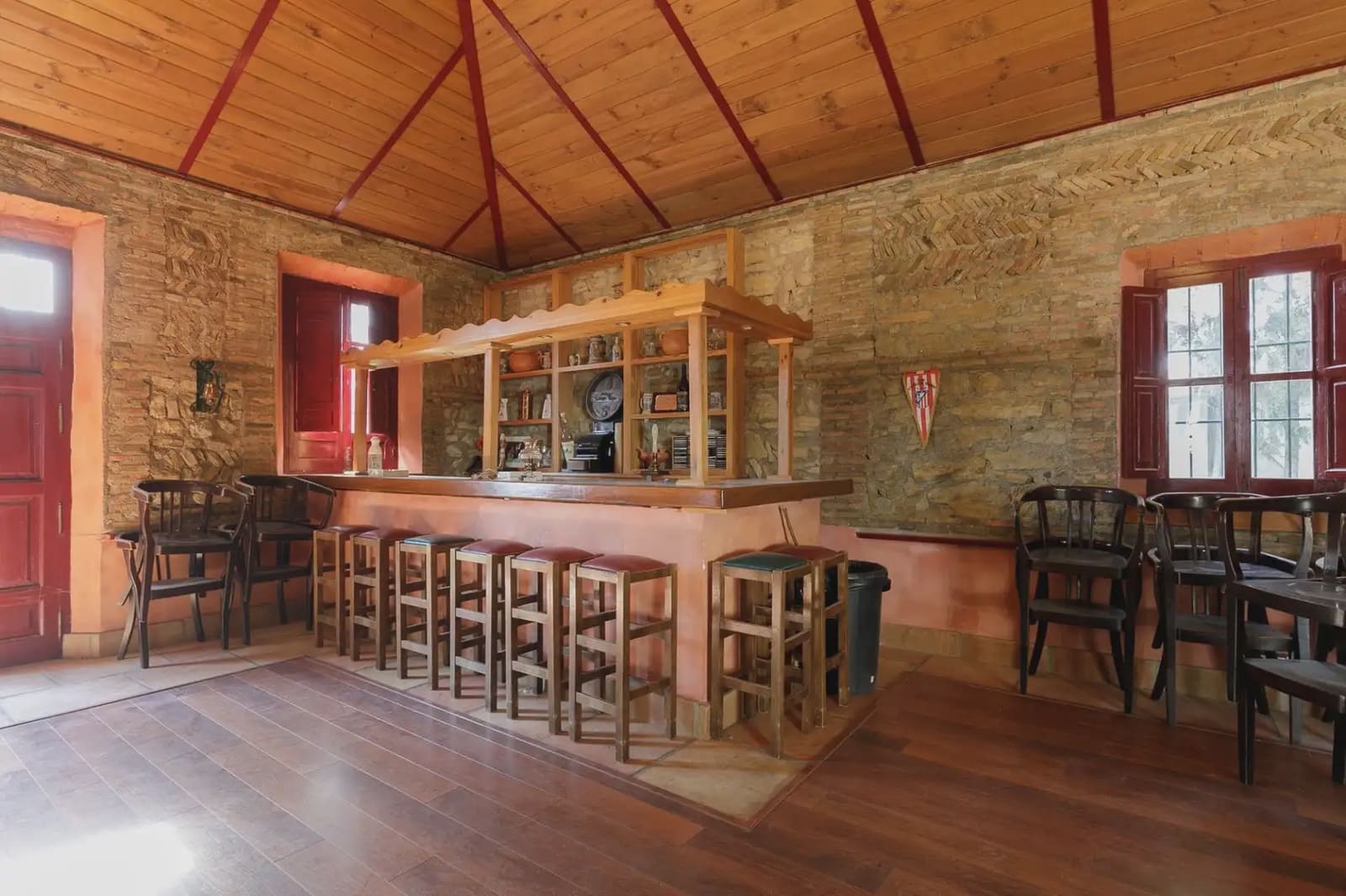 Finca/Herregård til salgs i Vegas del Genil med svømmebasseng garasje - € 1 400 000 (Ref: 9837350)