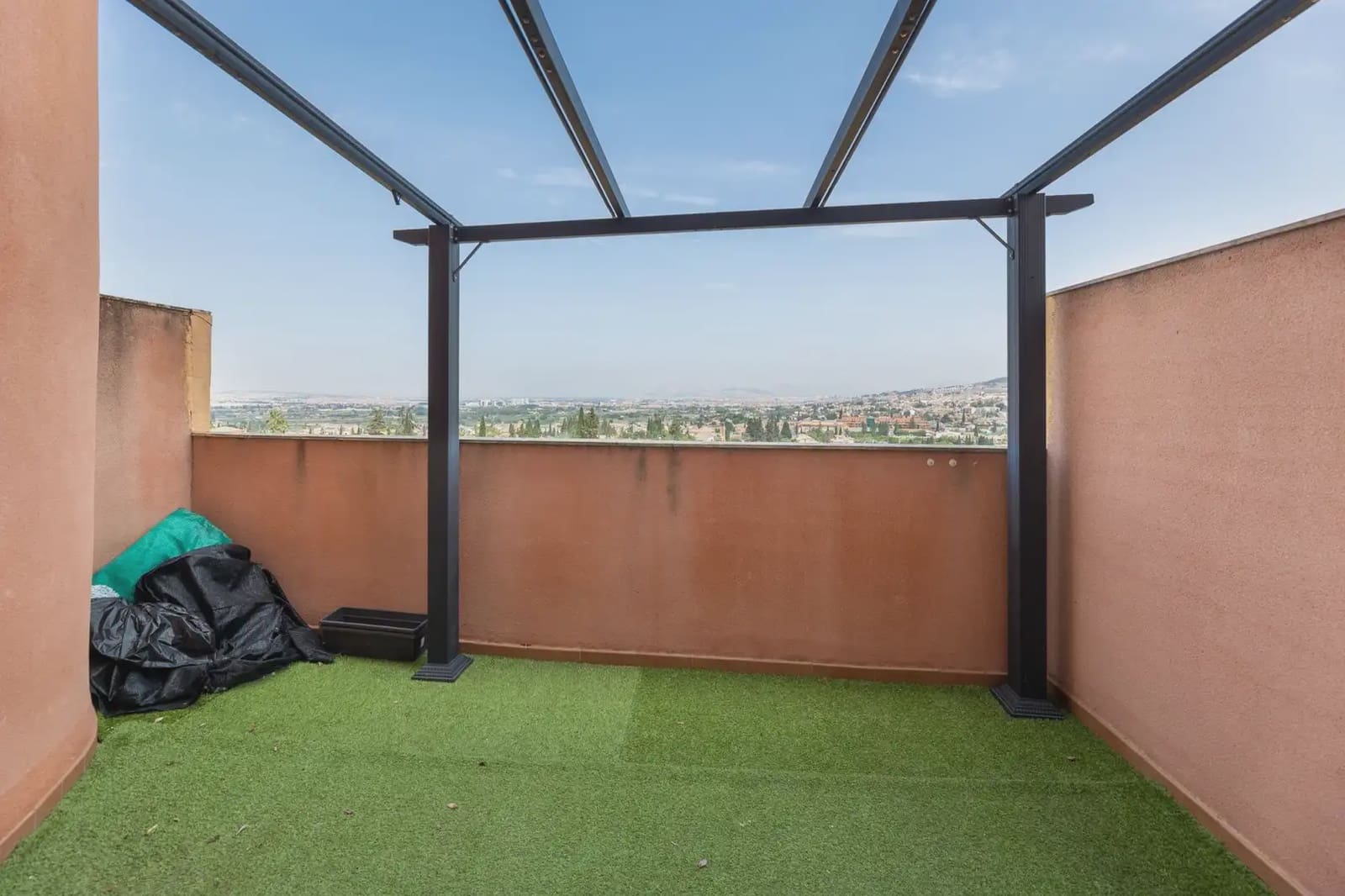 Mieszkanie na sprzedaż w Monachil z garażem - 179 000 € (Ref: 9837351)