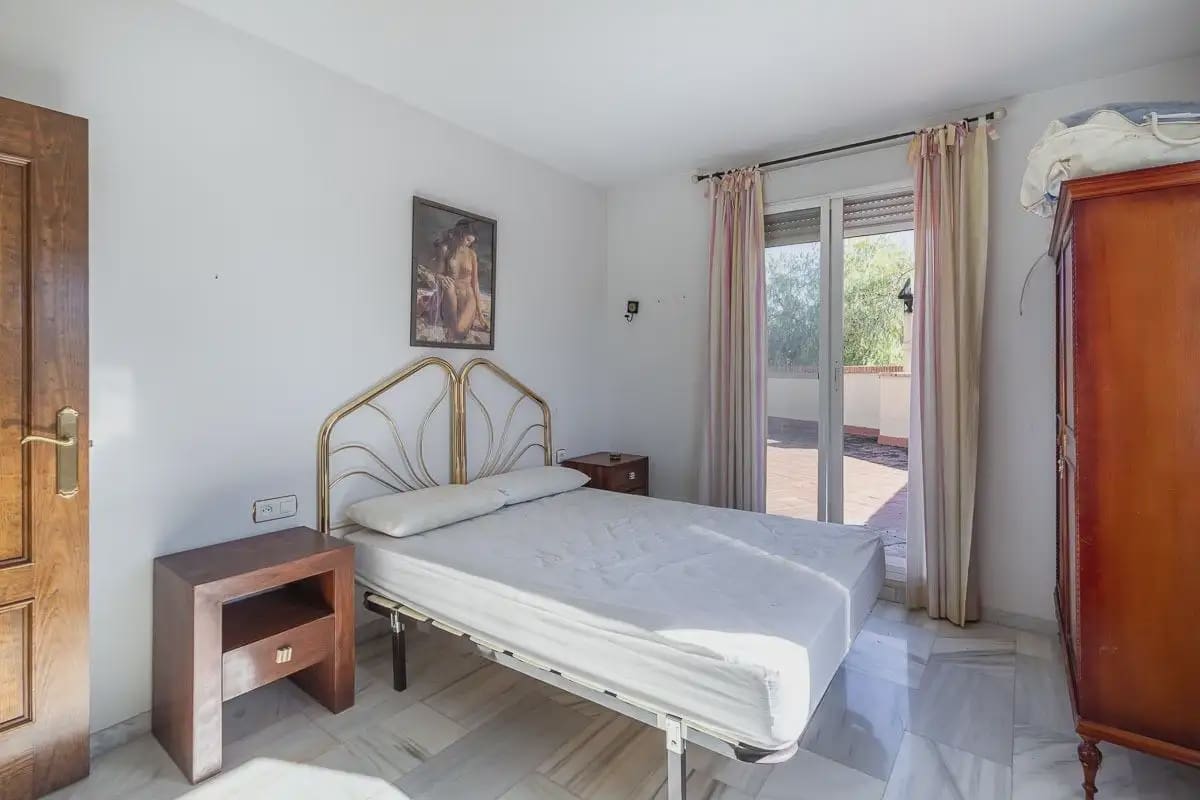 Moradia para venda em Las Gabias com piscina garagem - 515 000 € (Ref: 9837352)