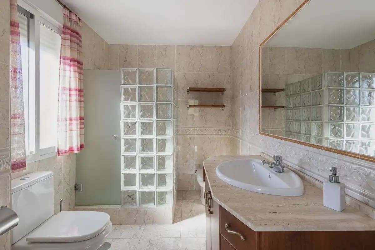 Moradia para venda em Las Gabias com piscina garagem - 515 000 € (Ref: 9837352)