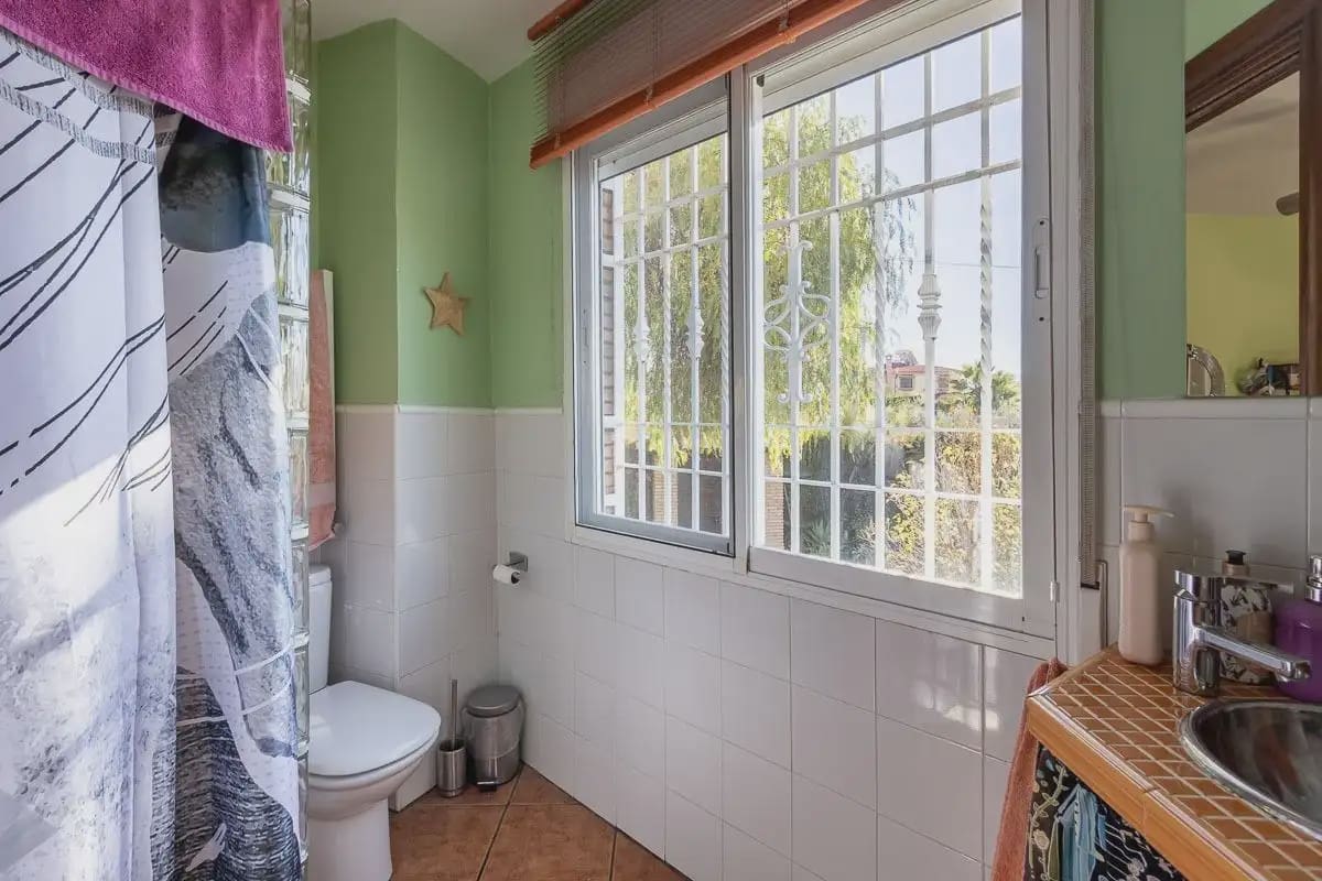 Moradia para venda em Las Gabias com piscina garagem - 515 000 € (Ref: 9837352)