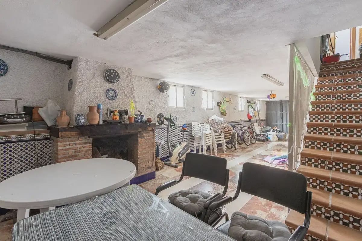Moradia para venda em Las Gabias com piscina garagem - 515 000 € (Ref: 9837352)