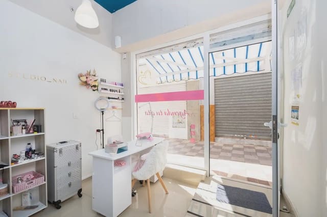 Local Comercial en Poligono Cartuja - La Paz, Granada ciudad en venta - 96.000 € (Ref: 9837354)