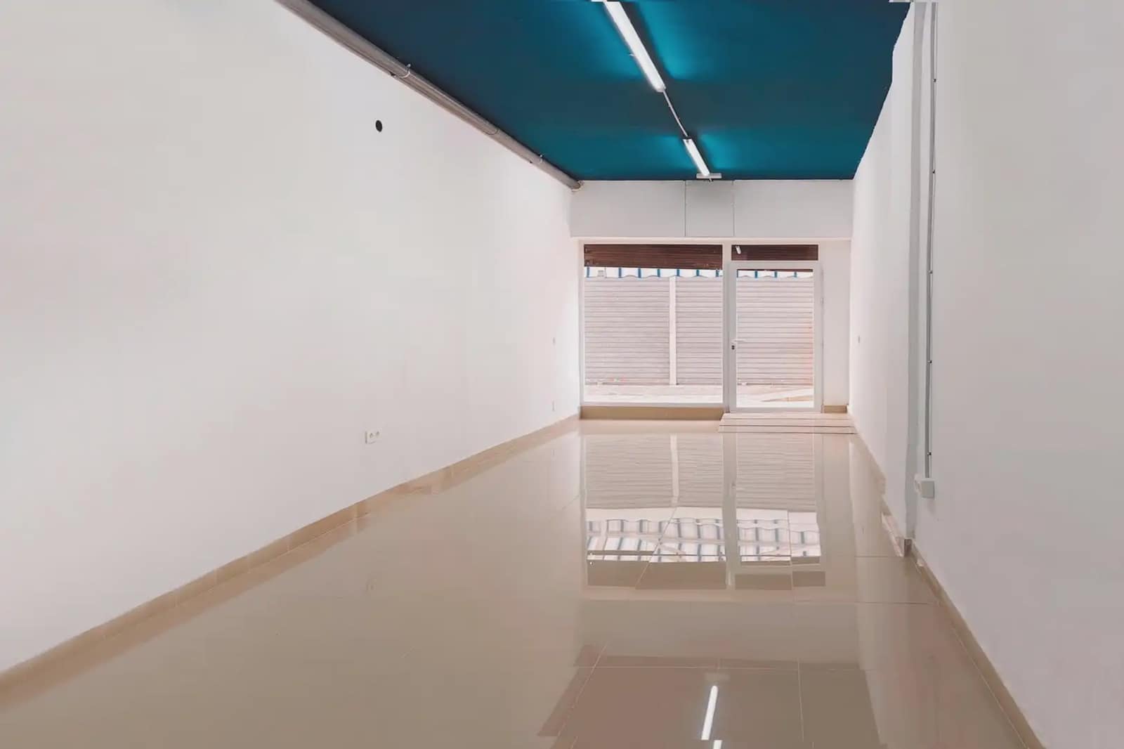 Local Comercial en Granada ciudad en venta - 96.000 € (Ref: 9837354)