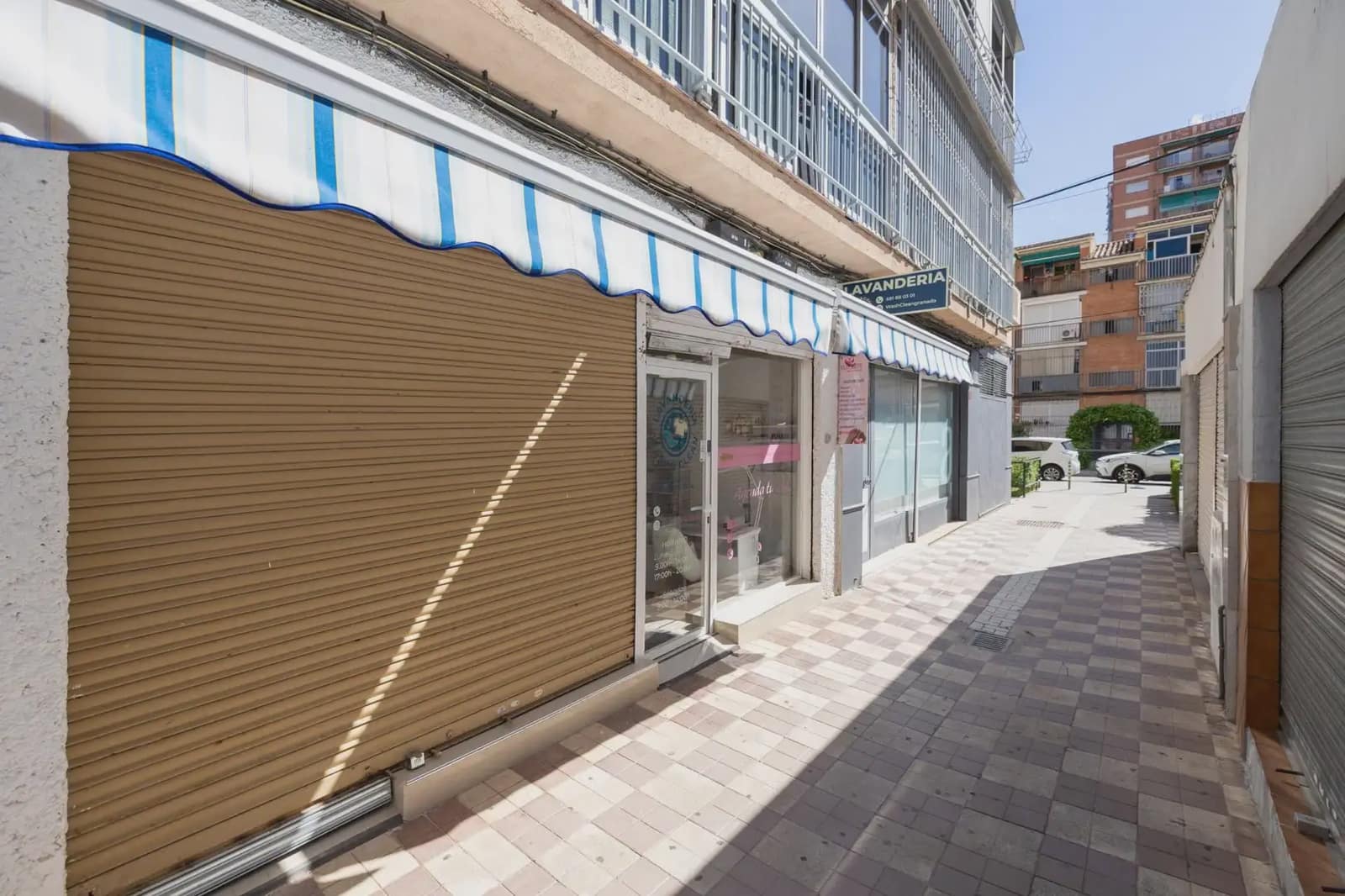 Local Comercial en Granada ciudad en venta - 96.000 € (Ref: 9837354)