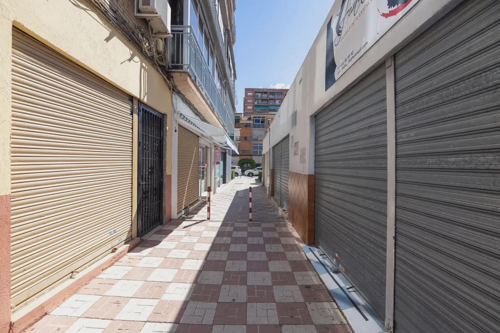 Local Comercial en Granada ciudad en venta - 96.000 € (Ref: 9837354)