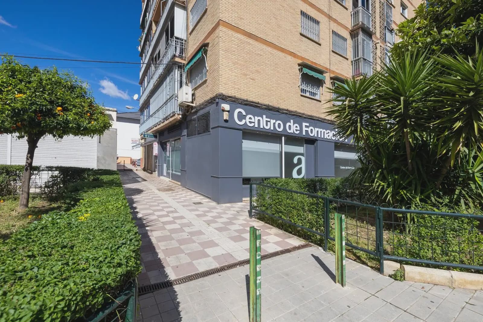 Local Comercial en Granada ciudad en venta - 96.000 € (Ref: 9837354)