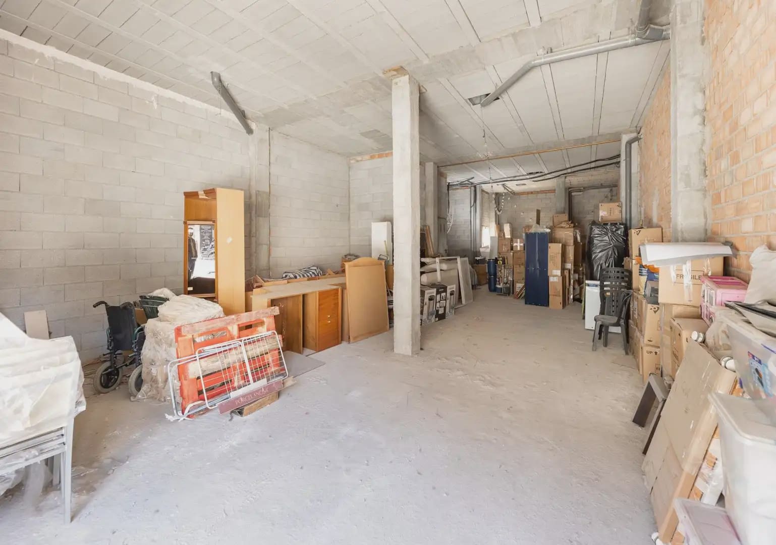 Local Comercial en Churriana de la Vega en venta - 129.000 € (Ref: 9837356)