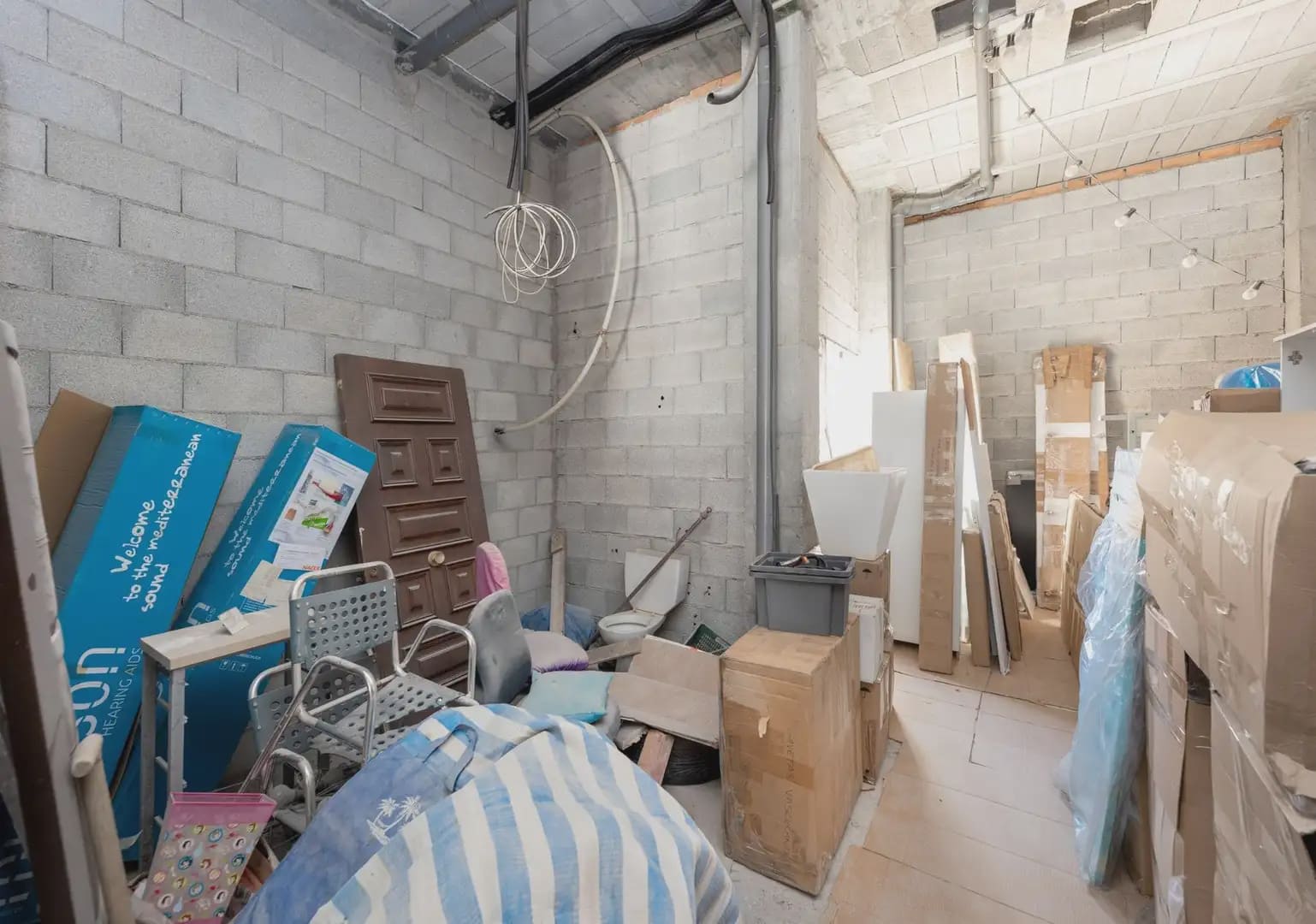 Local Comercial en Churriana de la Vega en venta - 129.000 € (Ref: 9837356)