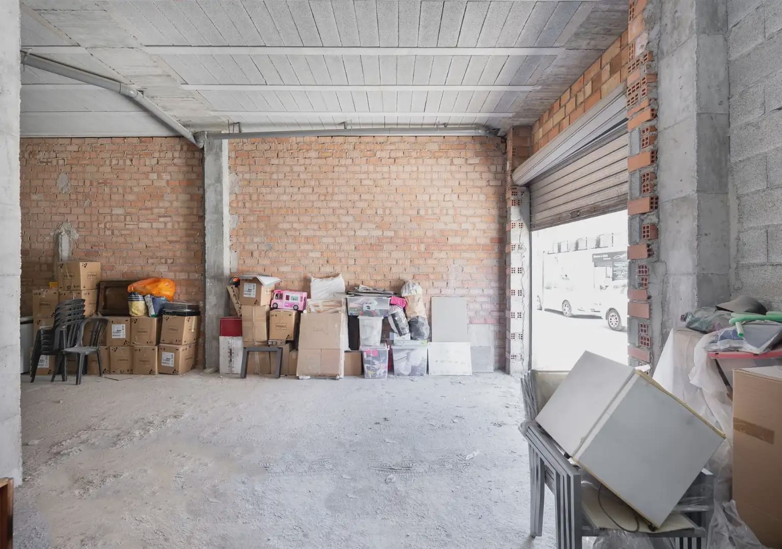 Local Comercial en Churriana de la Vega en venta - 129.000 € (Ref: 9837356)