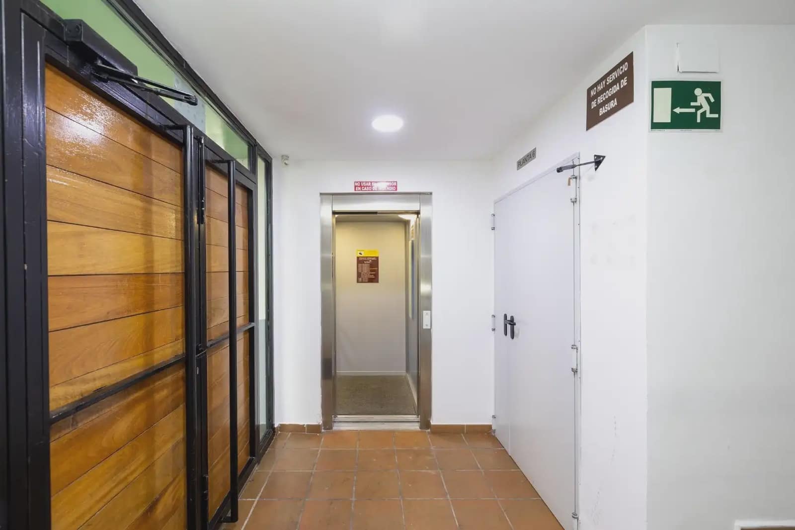 Leilighet til salgs i Sierra Nevada med svømmebasseng garasje - € 199 000 (Ref: 9837357)