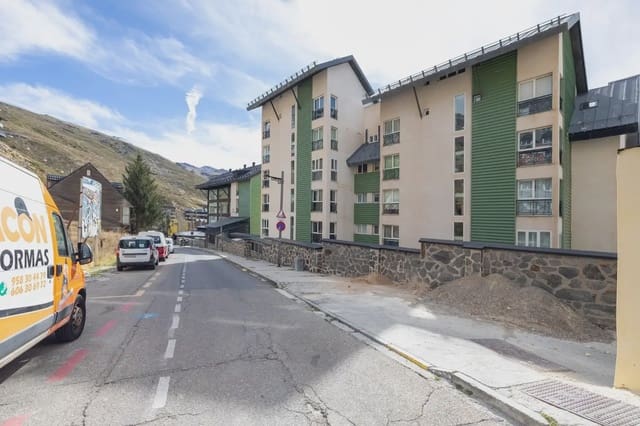 Flat te koop in Sierra Nevada, Monachil met zwembad garage - € 199.000 (Ref: 9837357)