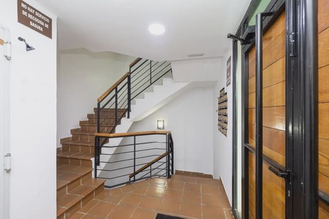 Flat te koop in Sierra Nevada, Monachil met zwembad garage - € 199.000 (Ref: 9837357)