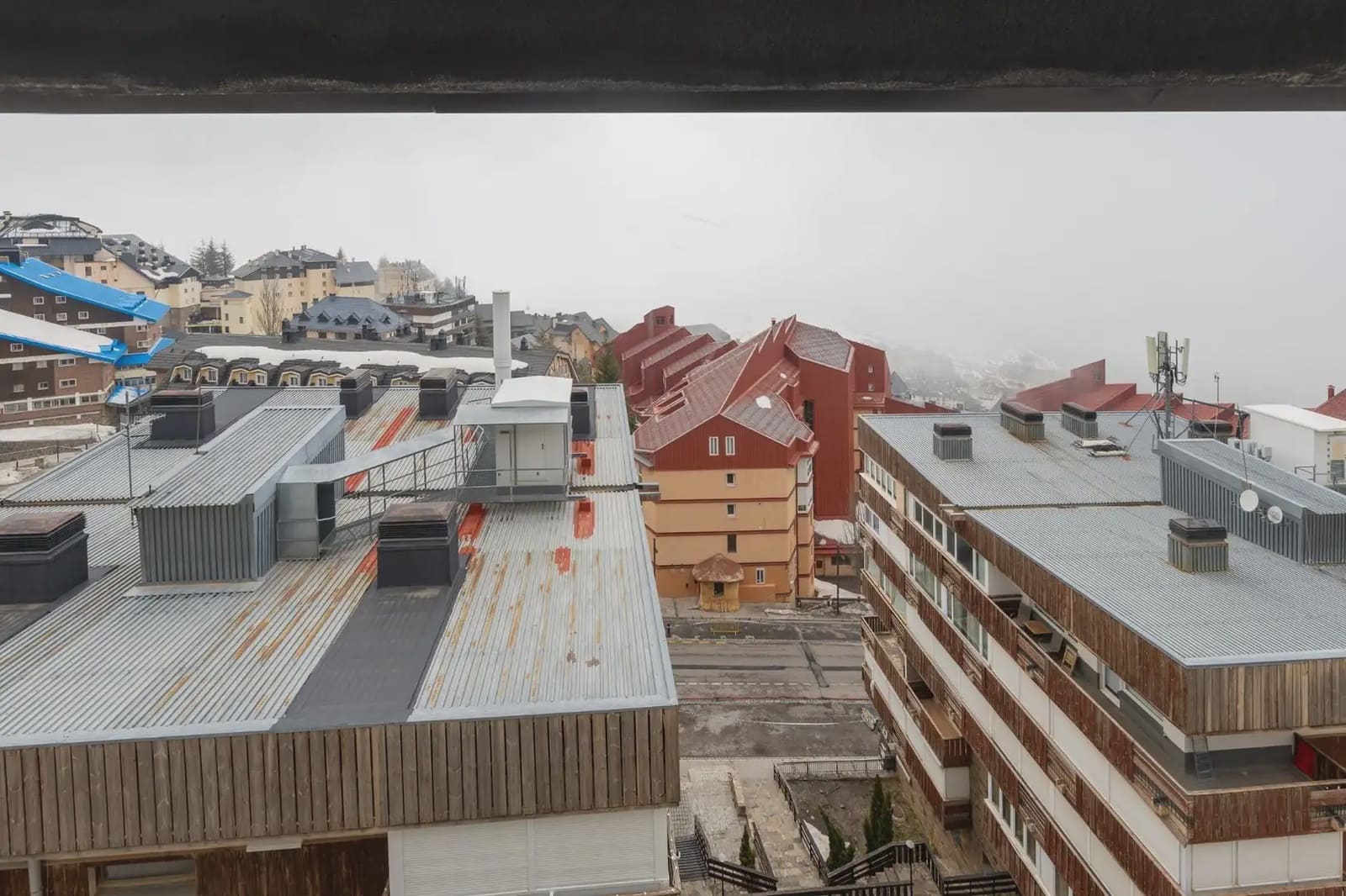 Leilighet til salgs i Sierra Nevada med svømmebasseng garasje - € 199 000 (Ref: 9837357)