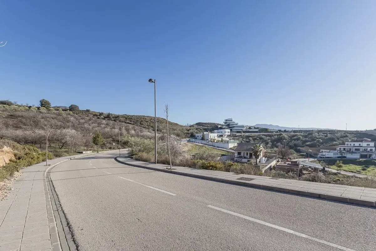 Tontti myytävänä paikassa La Zubia - 65 000 € (Ref: 9837359)