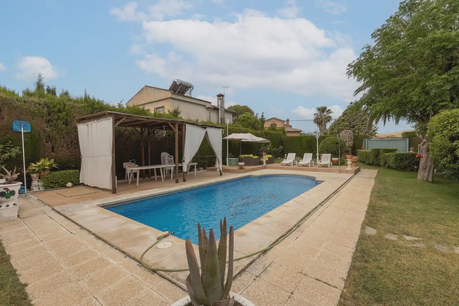 Villa for sale in Otura with pool garage - € 449,000 (Ref: 9837362)