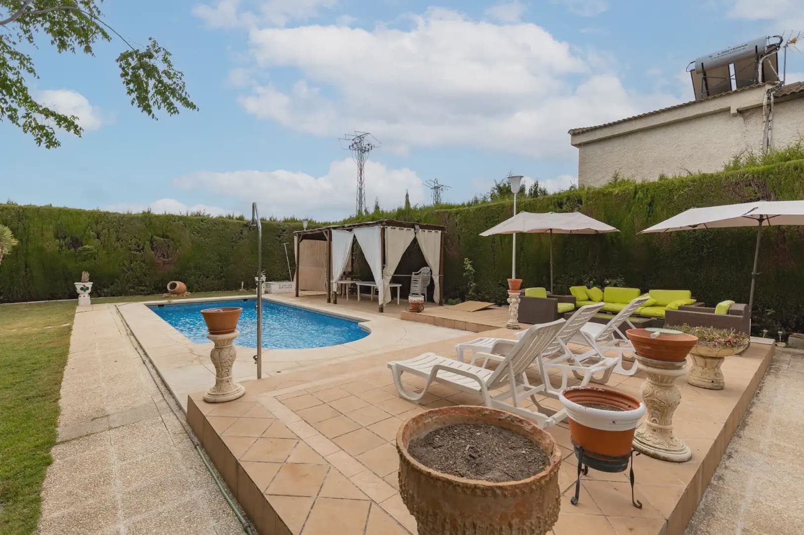 Villa for sale in Otura with pool garage - € 449,000 (Ref: 9837362)