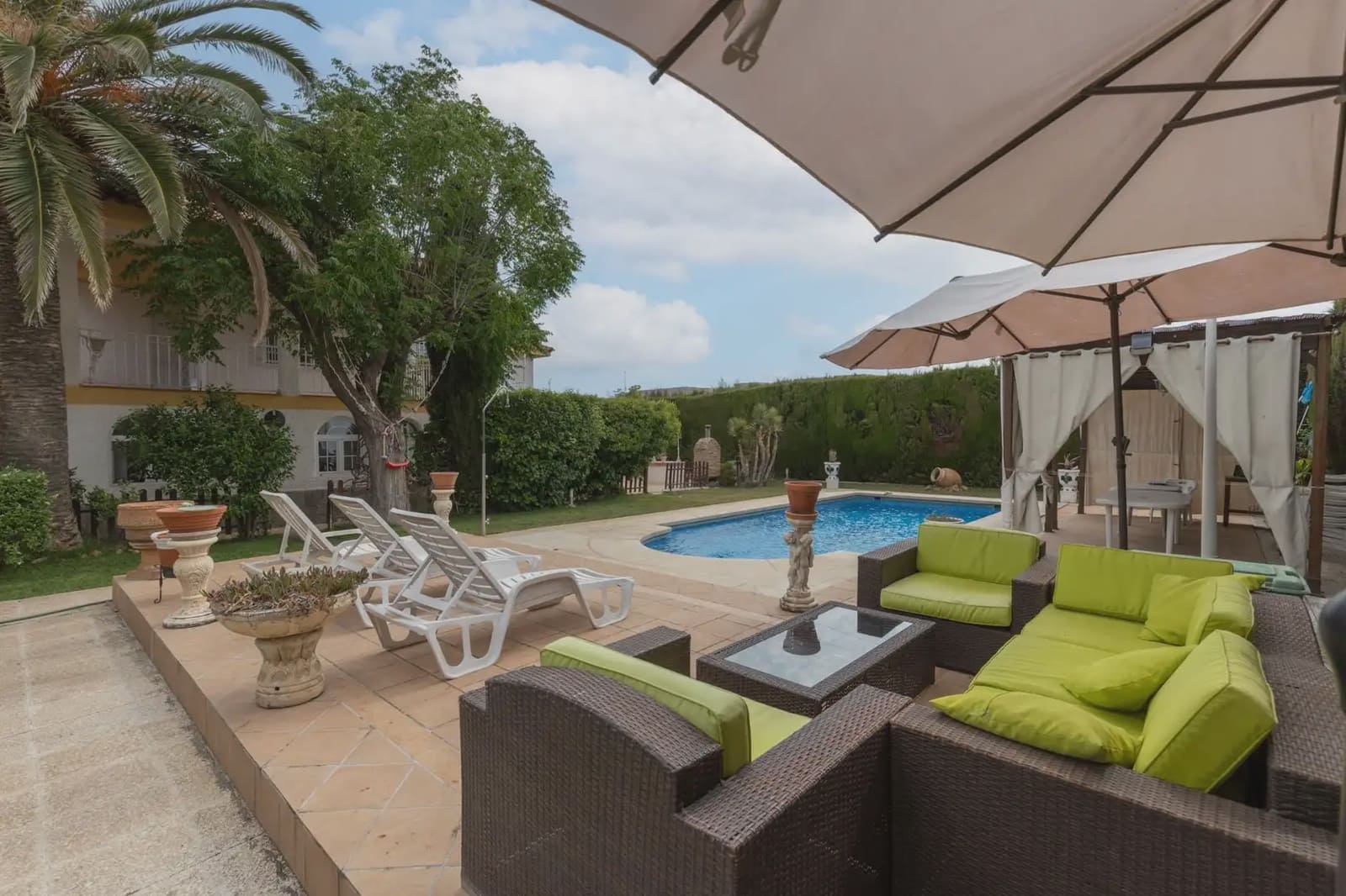 Villa for sale in Otura with pool garage - € 449,000 (Ref: 9837362)
