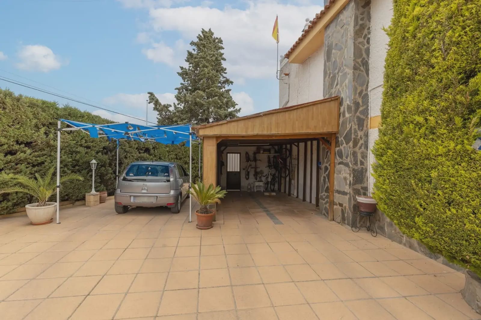 Villa for sale in Otura with pool garage - € 449,000 (Ref: 9837362)