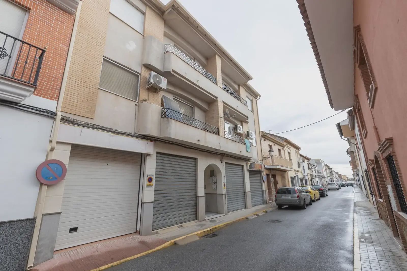 Flat for sale in Fuente Vaqueros - € 79,990 (Ref: 9837366)