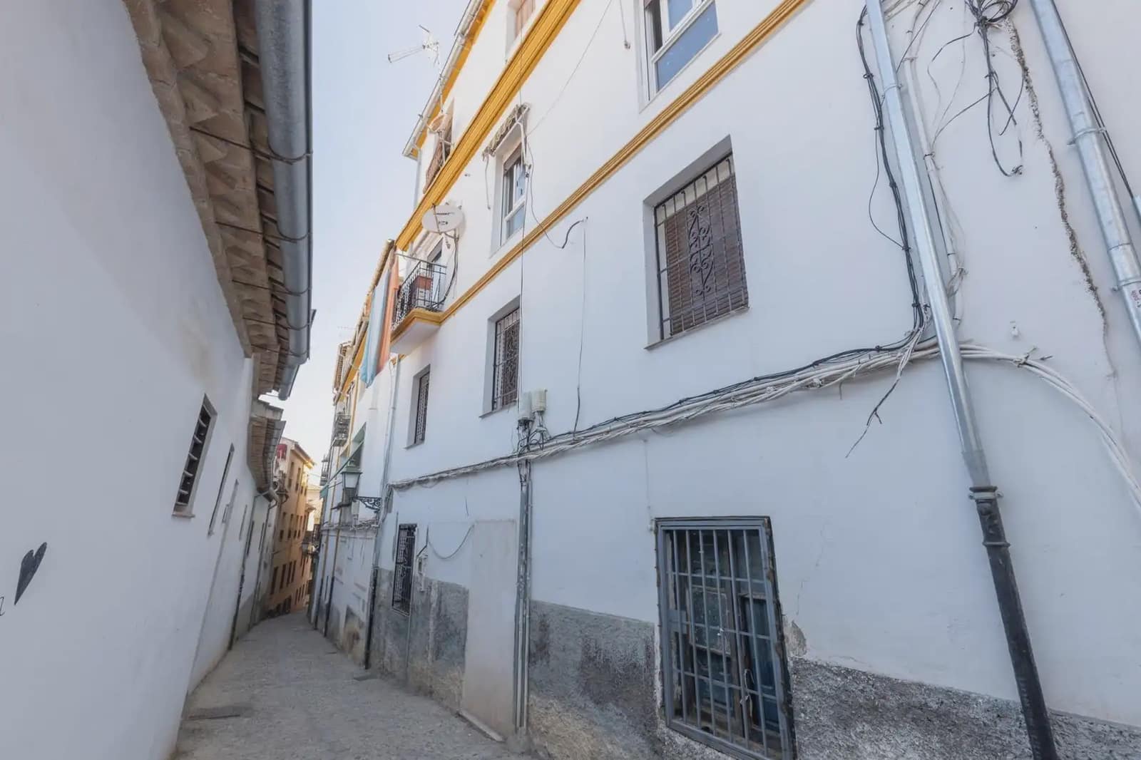 Commercial for sale in Granada city - € 1,500,000 (Ref: 9837367)