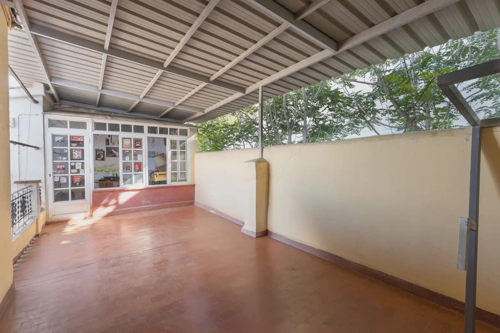 Commercial for sale in Granada city - € 1,500,000 (Ref: 9837367)