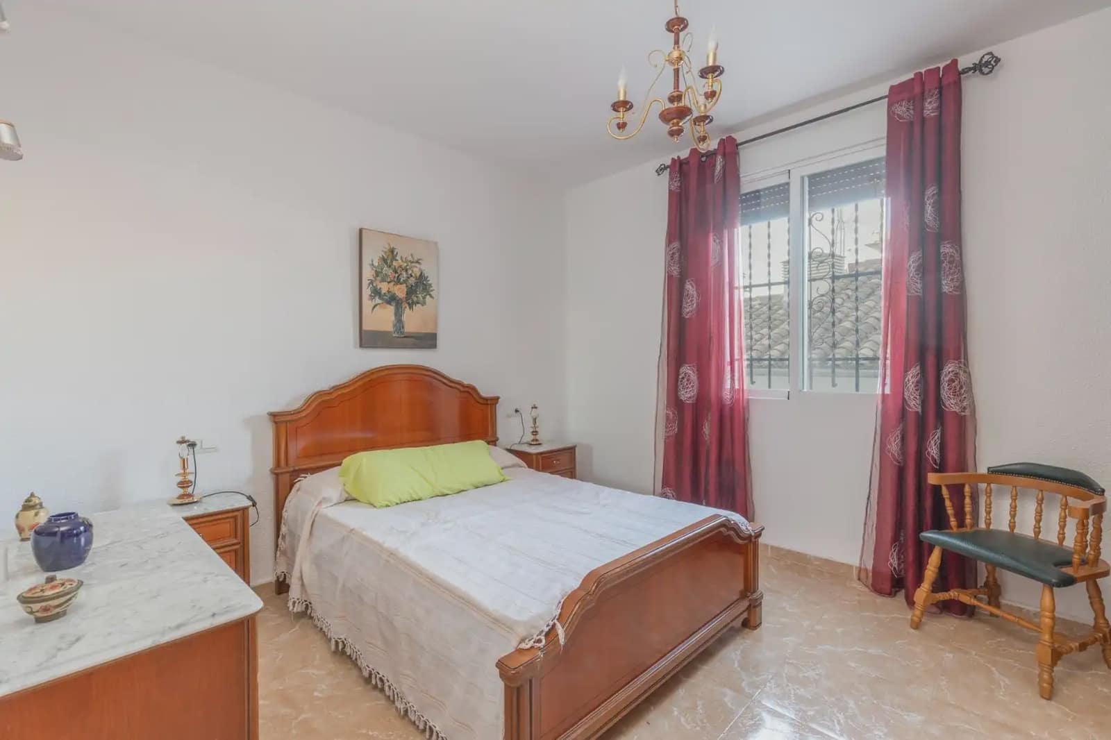 Commercial for sale in Granada city - € 1,500,000 (Ref: 9837367)