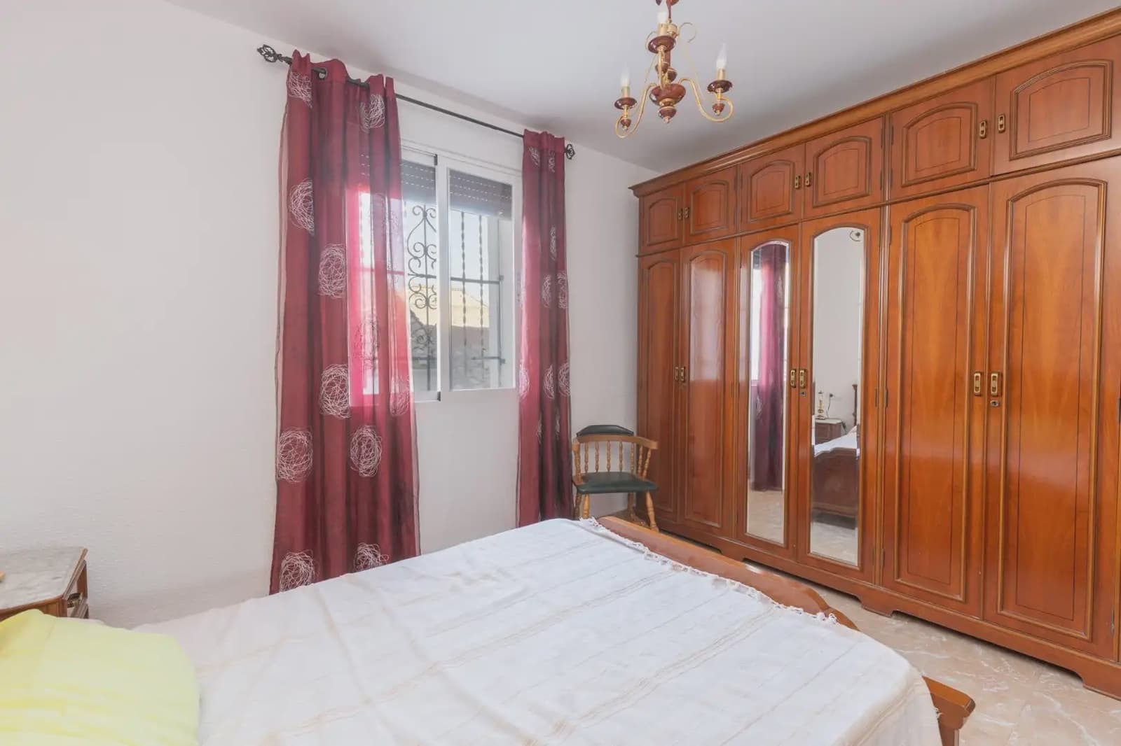 Commercial for sale in Granada city - € 1,500,000 (Ref: 9837367)