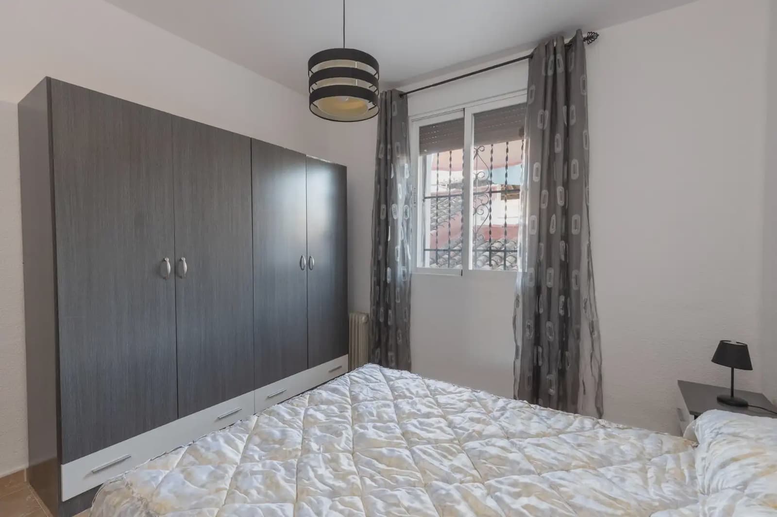 Commercial for sale in Granada city - € 1,500,000 (Ref: 9837367)